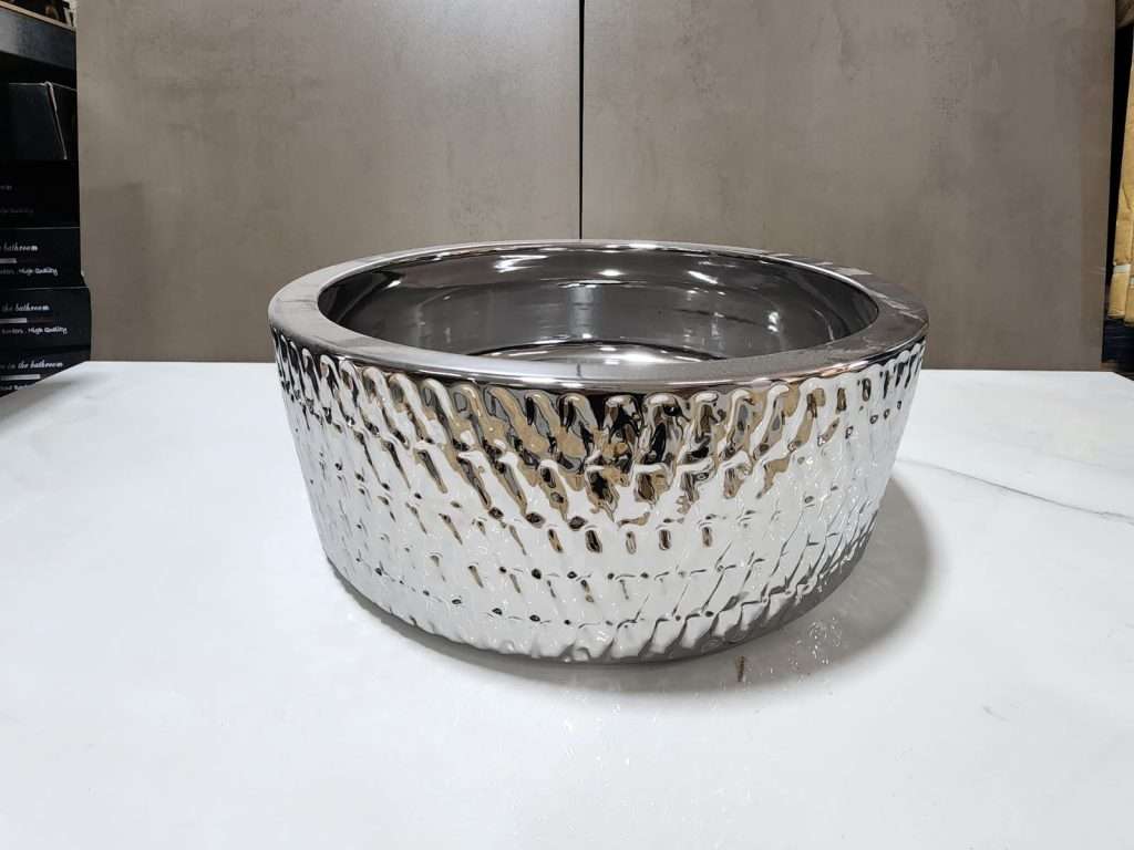 כיור כסוף מעוטר